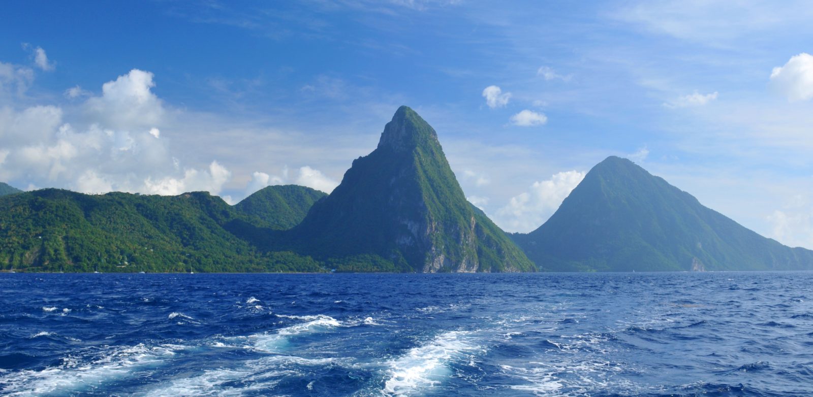 The Best Ways to Experience the St. Lucia Pitons | yourvacationplan.com